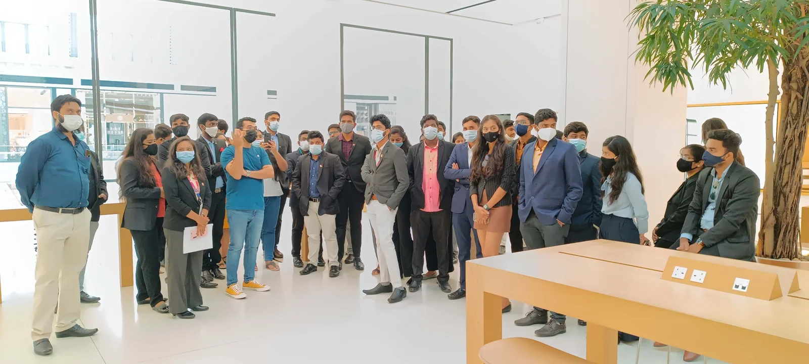 APPLE STORE VISIT - MALL OF EMIRATES - Image 8