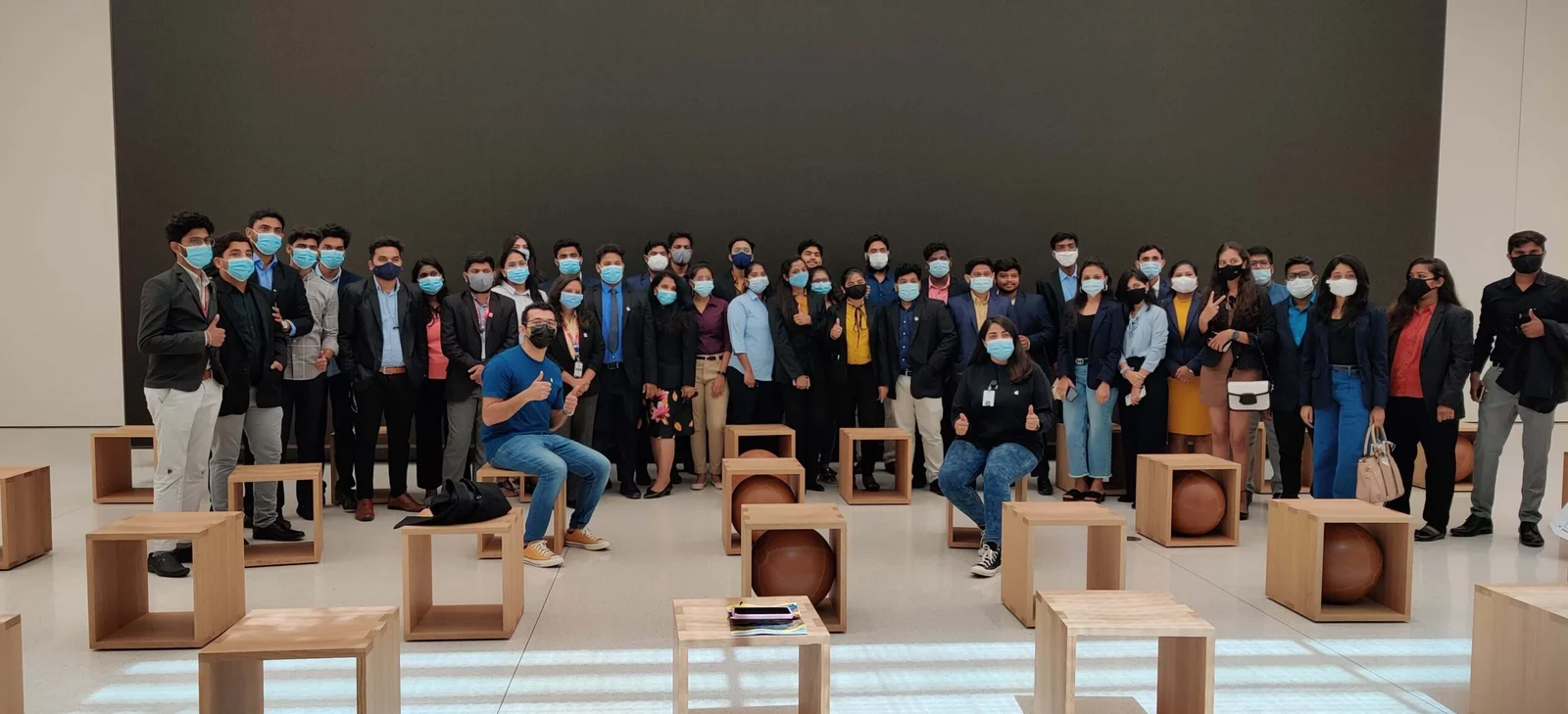 APPLE STORE VISIT - MALL OF EMIRATES - Image 10